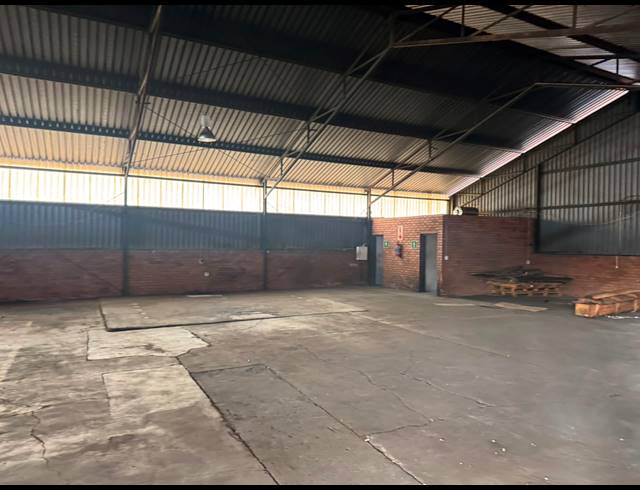1,057M² WAREHOUSE TO LET IN PRETORIA WEST